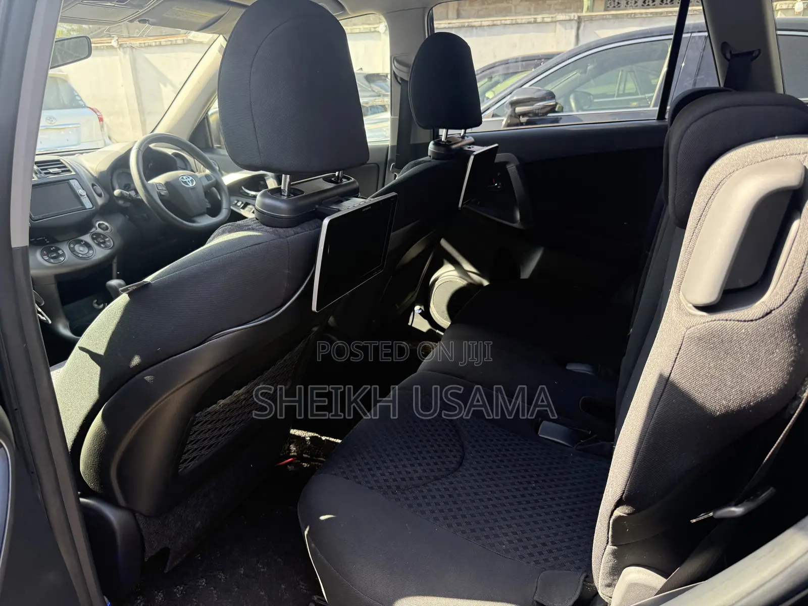 Toyota Vanguard 2011 Black