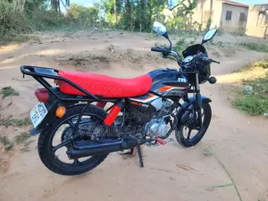New TVS HLX 125 2025 Black
