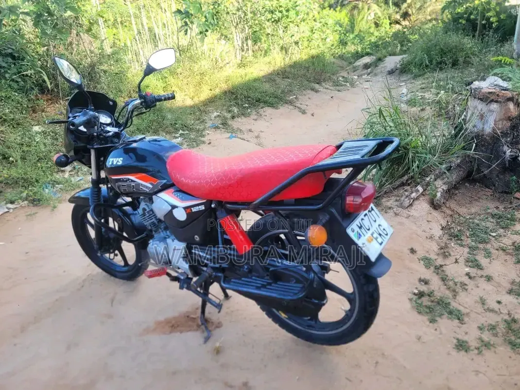 New TVS HLX 125 2025 Black