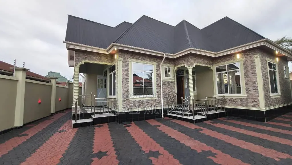 4bdrm House in Chamazi, Mbagala for sale