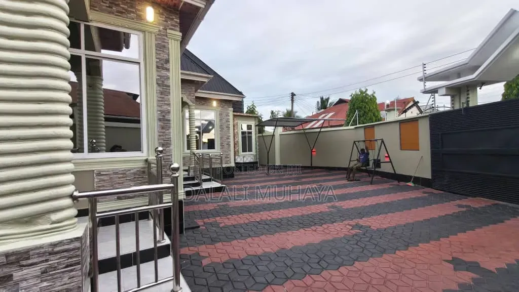 4bdrm House in Chamazi, Mbagala for sale