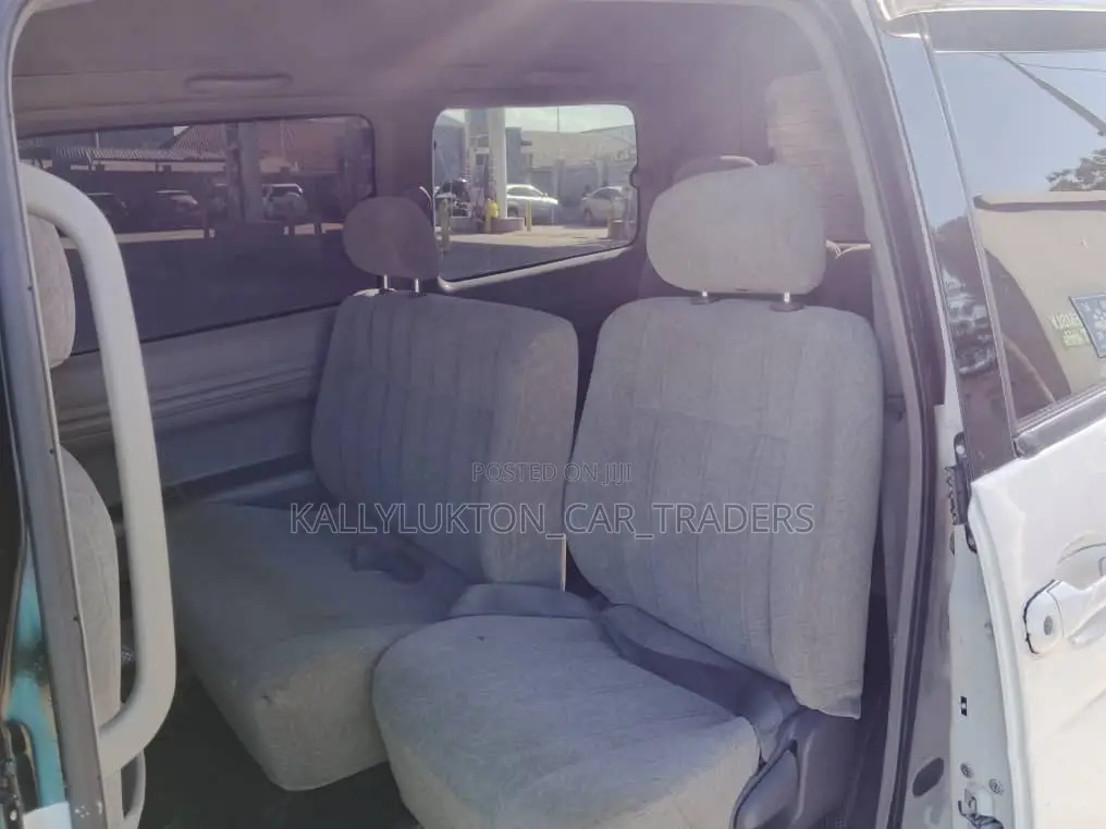 Toyota LiteAce Noah 1998 White