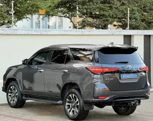 Toyota Fortuner 2023 Gray