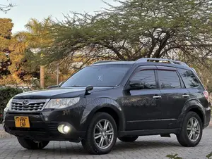 Subaru Forester 2012 Black