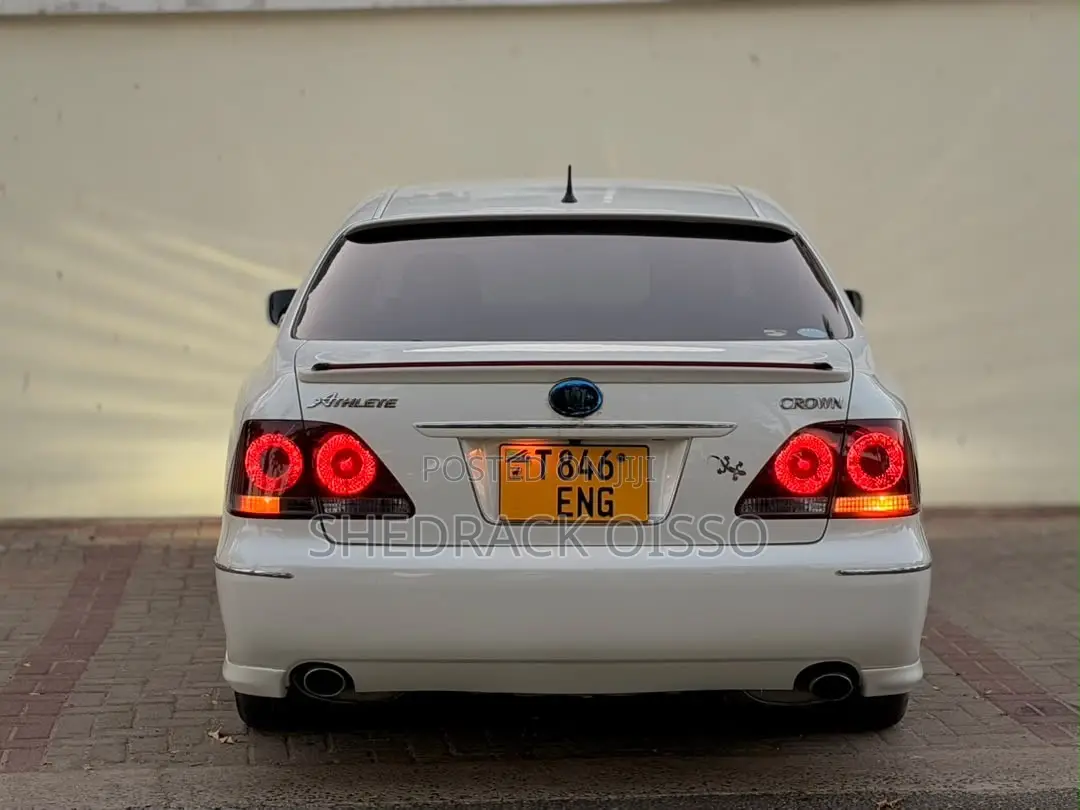 Toyota Crown 2006 White