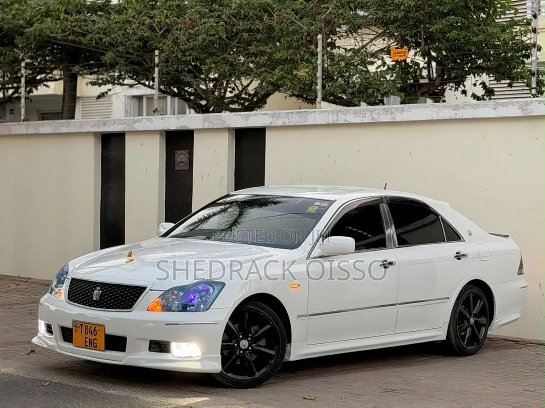 Toyota Crown 2006 White