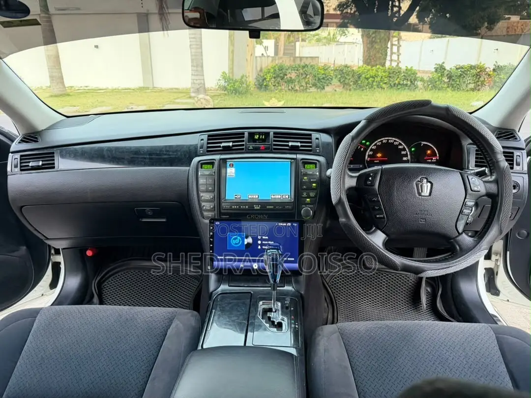 Toyota Crown 2006 White