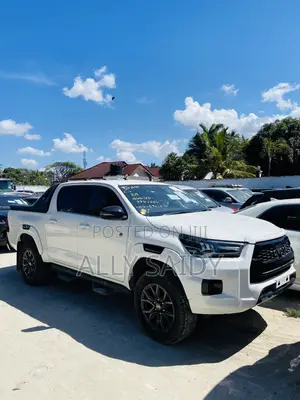 Toyota Hilux Revo Double Cab Deisel 2.4 AWD 2022 White