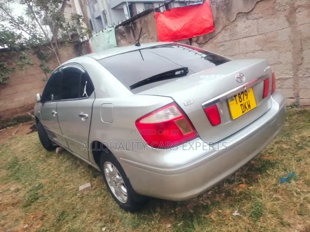 Toyota Premio 2004