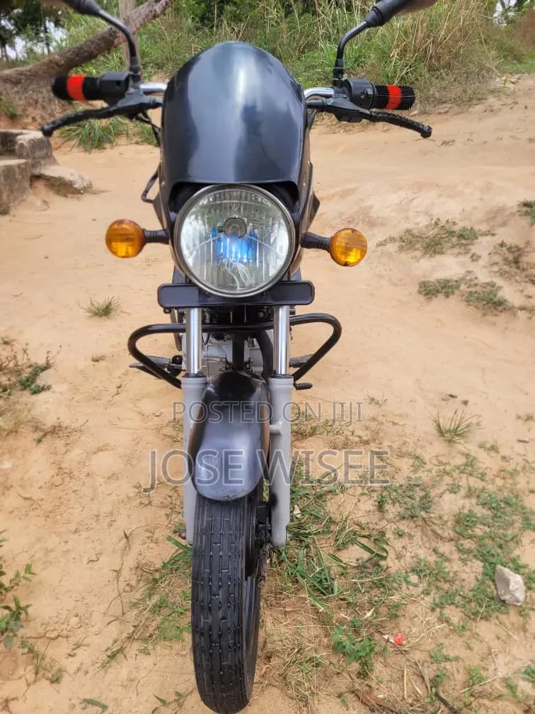 Bajaj Boxer 125 2026 Black