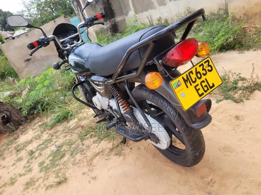 Bajaj Boxer 125 2026 Black