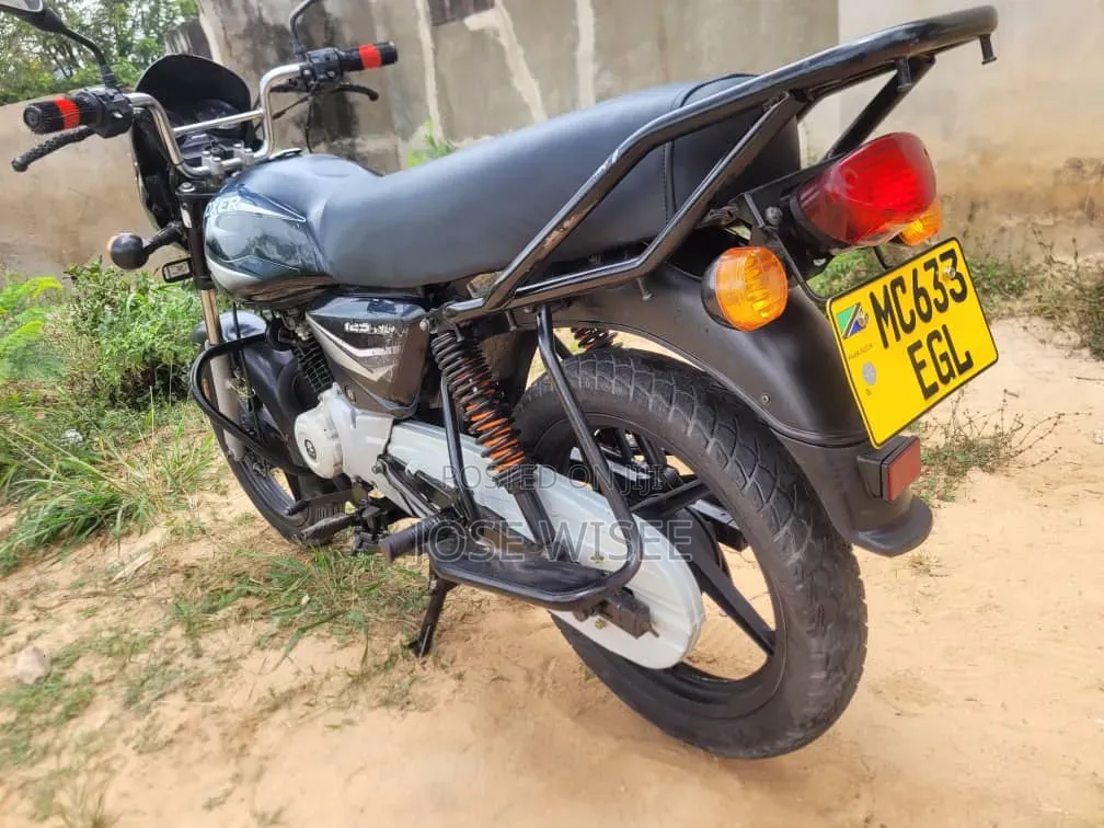 Bajaj Boxer 125 2026 Black