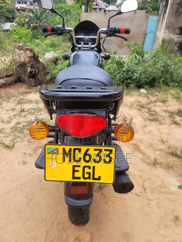Bajaj Boxer 125 2026 Black
