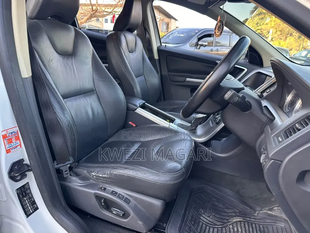 Volvo V50 2012 White