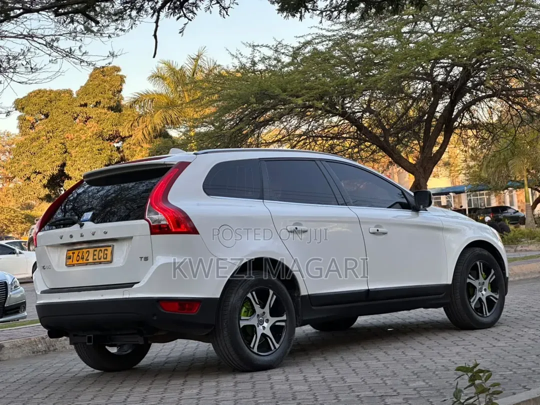 Volvo V50 2012 White
