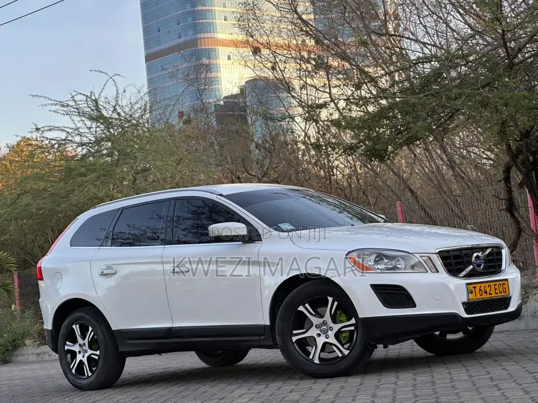 Volvo V50 2012 White