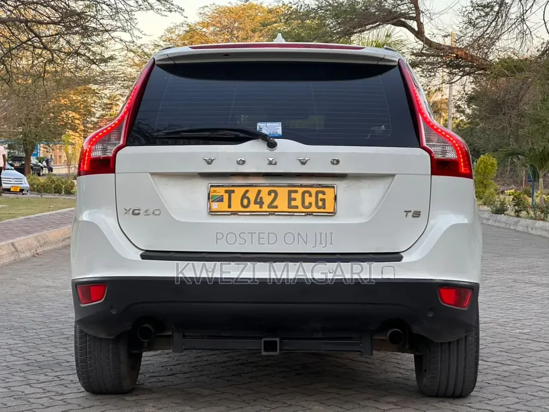 Volvo V50 2012 White
