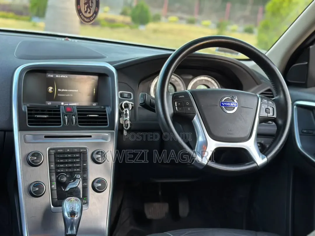 Volvo V50 2012 White