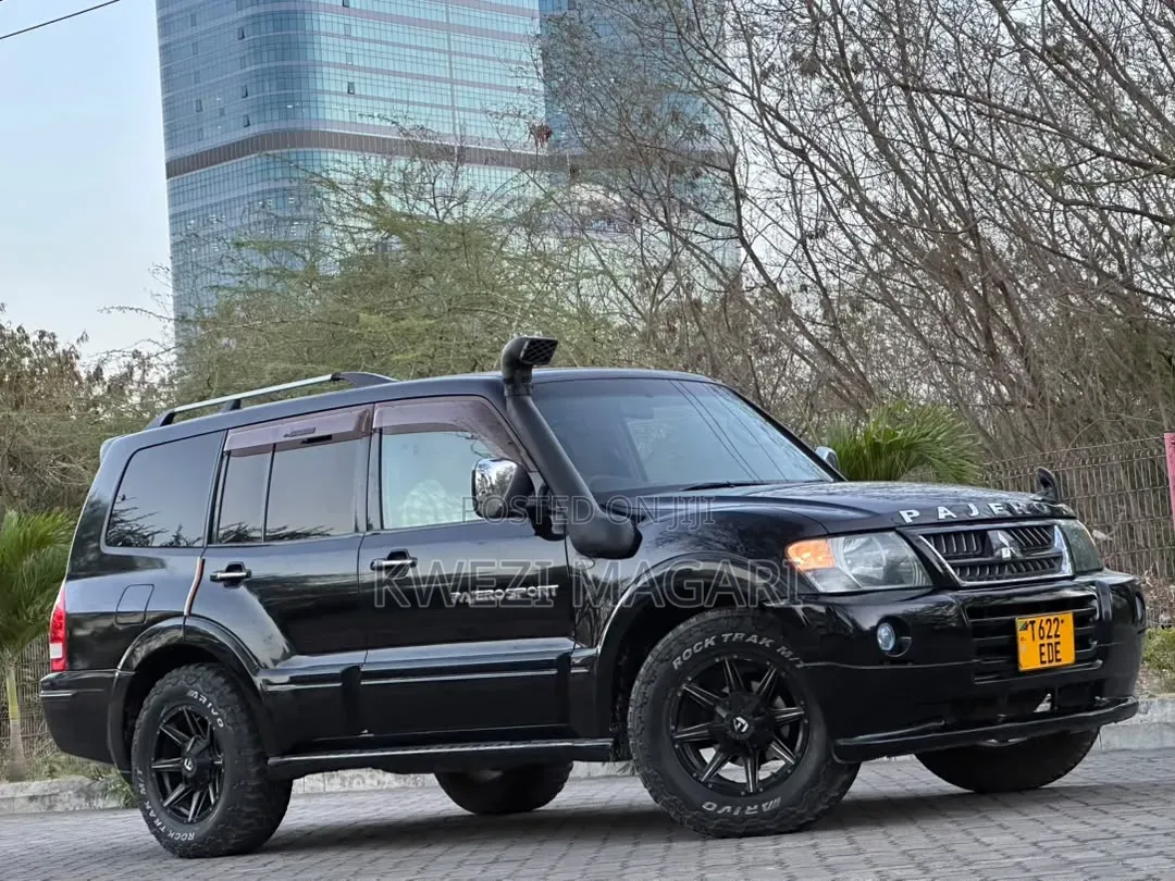 Mitsubishi Pajero Sport 2005 Black