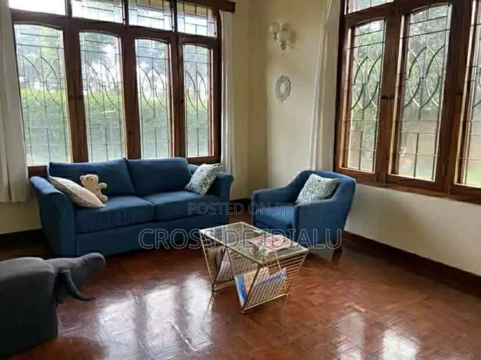 1 Room Serviced Apartment. Internet, Access to Sitting & Dining Room