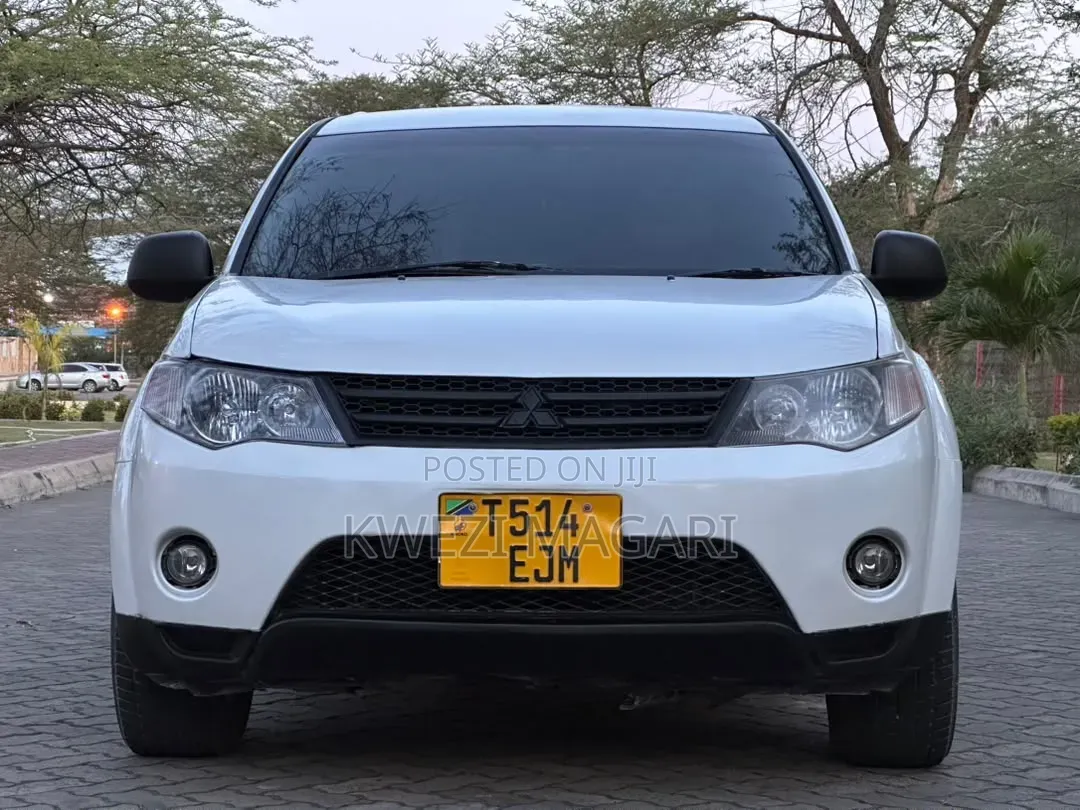 Mitsubishi Outlander 2.4 GLS Automatic 2009 White