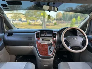 Toyota Alphard 2.4 Petrol AWD 2005 White