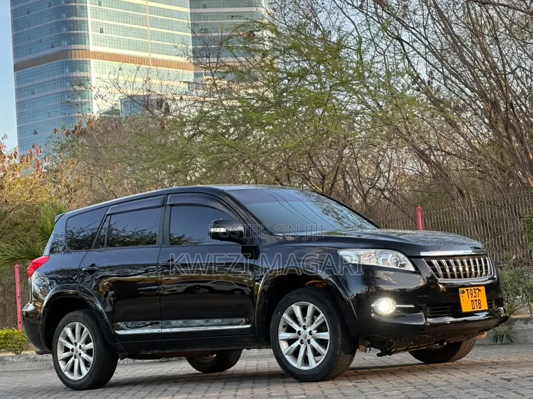 Toyota Vanguard 2011 Black