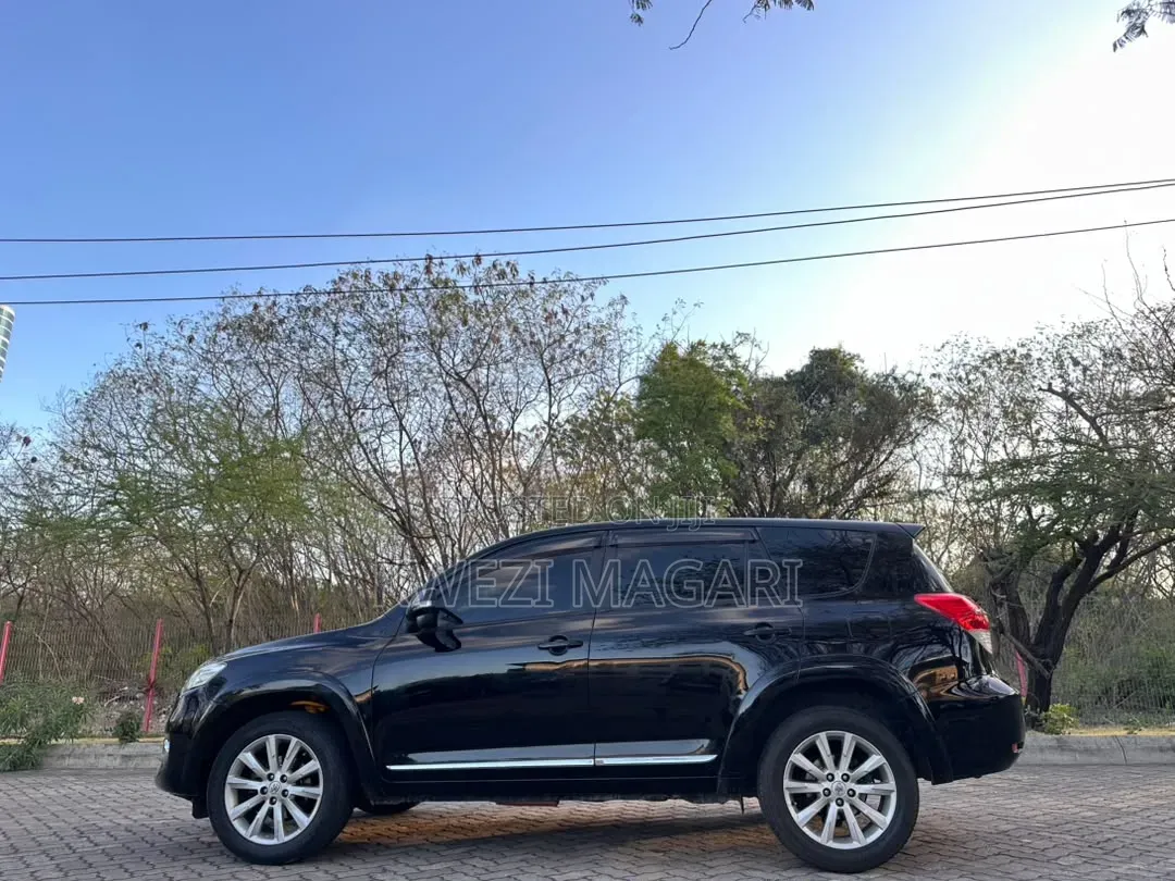 Toyota Vanguard 2011 Black