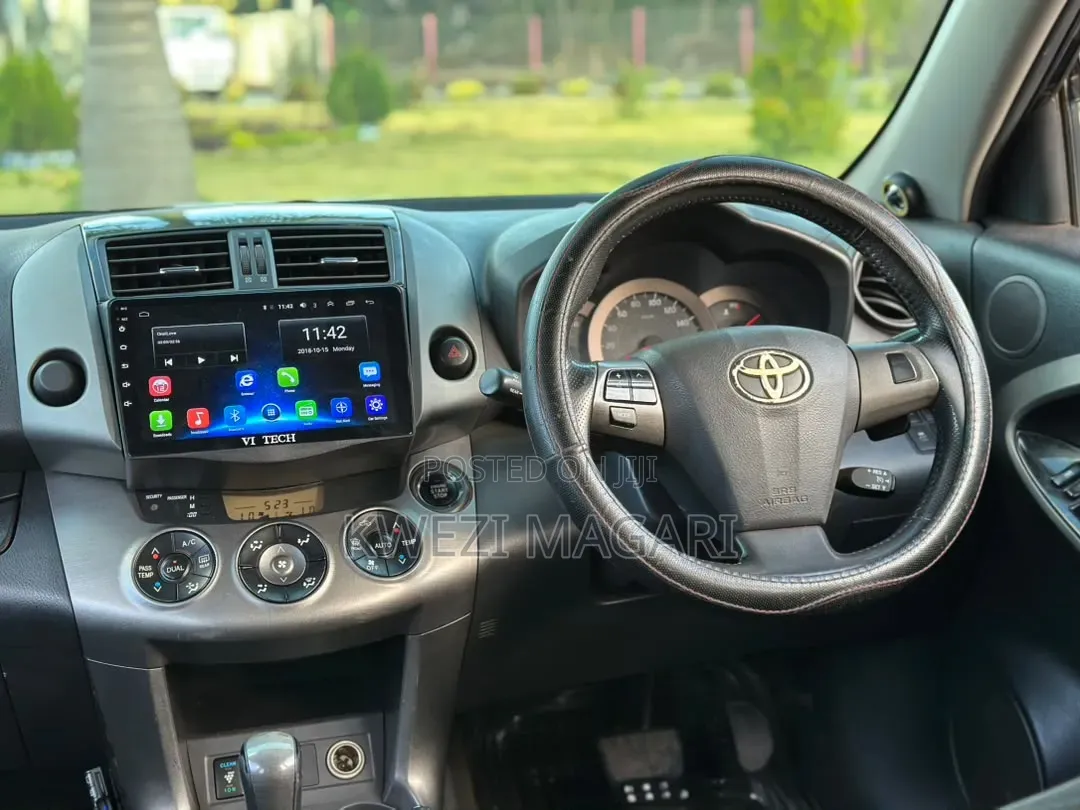 Toyota Vanguard 2011 Black