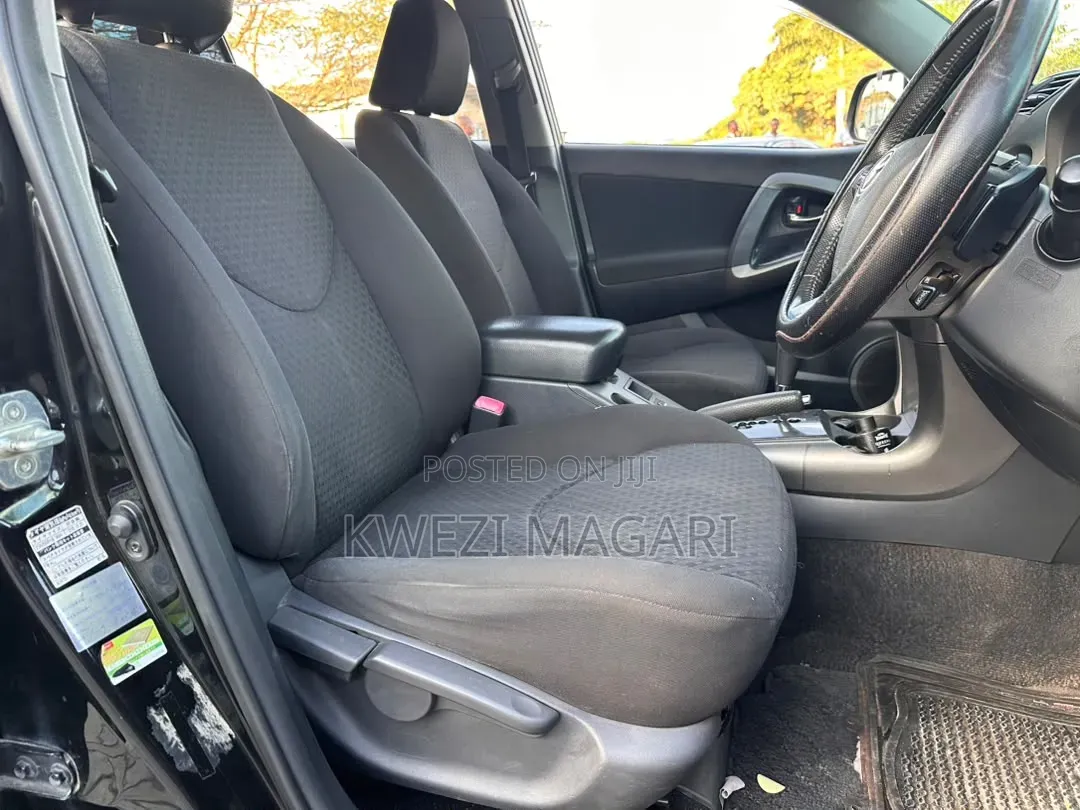Toyota Vanguard 2011 Black
