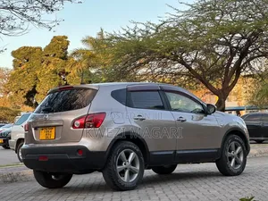 Nissan Dualis 2008 Gold