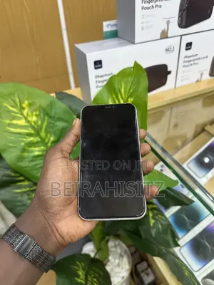 Apple iPhone 11 64 GB White