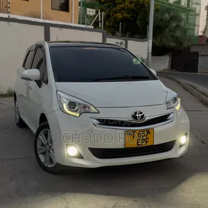Toyota Ractis 2015 Pearl