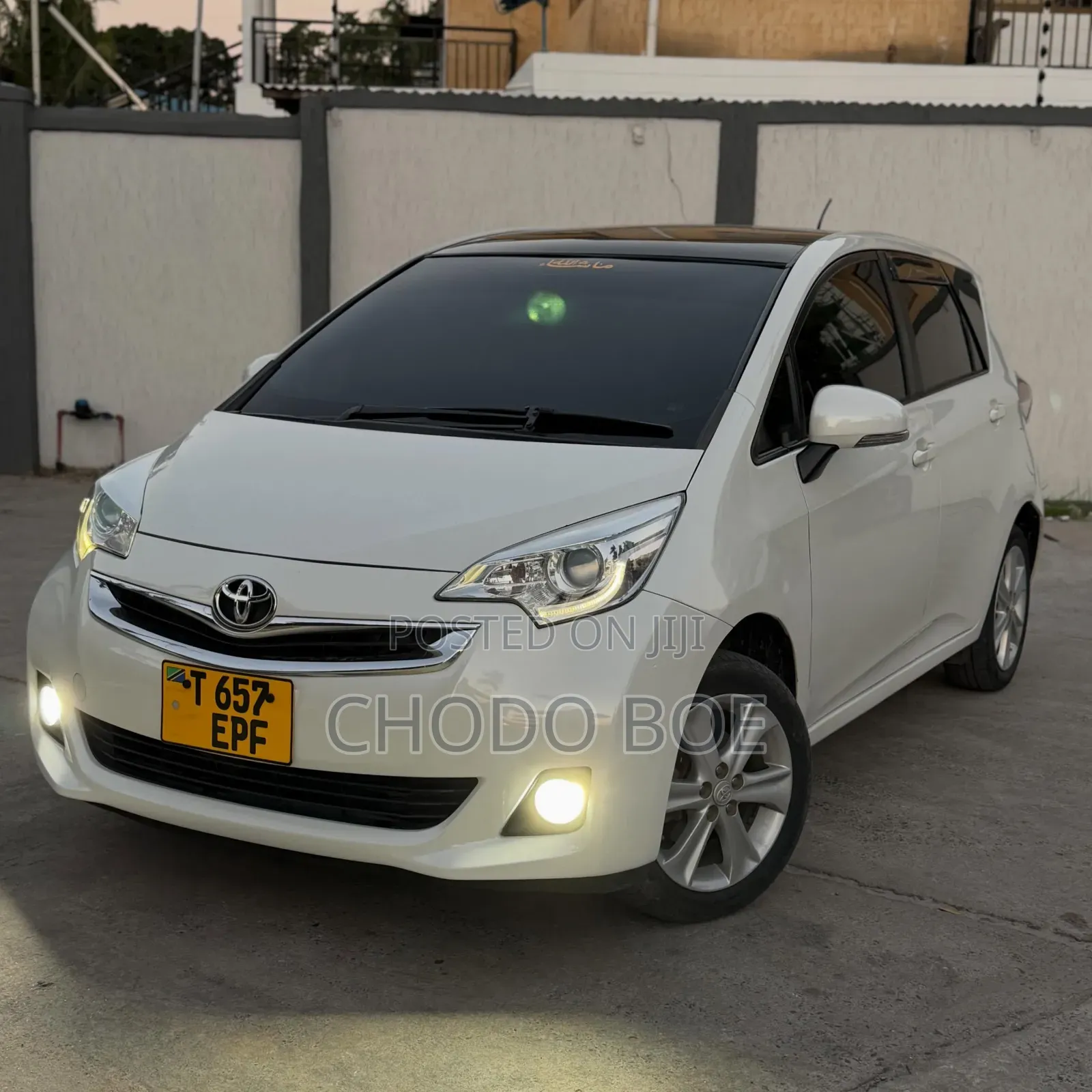 Toyota Ractis 2015 Pearl