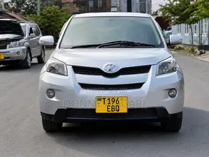 Toyota IST 2010 Silver