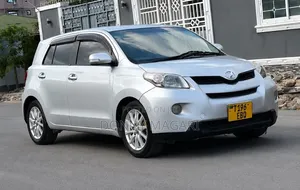 Toyota IST 2010 Silver