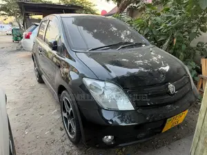 Toyota IST 2005 Black
