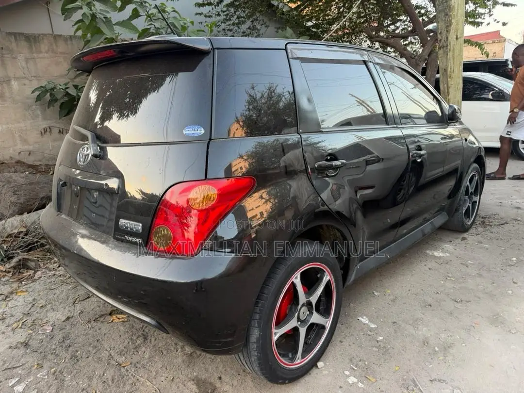 Toyota IST 2005 Black