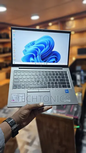 Laptop HP ZBook Firefly G8 16GB Intel Core i5 SSD 500GB