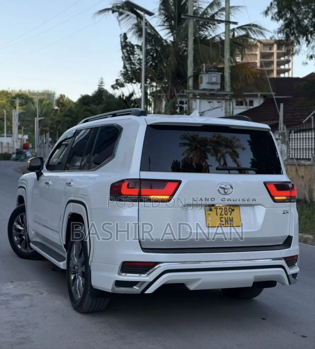 Toyota Land Cruiser LC300 2024 Pearl