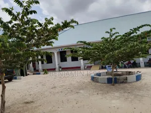 Majengo Ya Hospital, Shule, Chuo, Au Ofisi