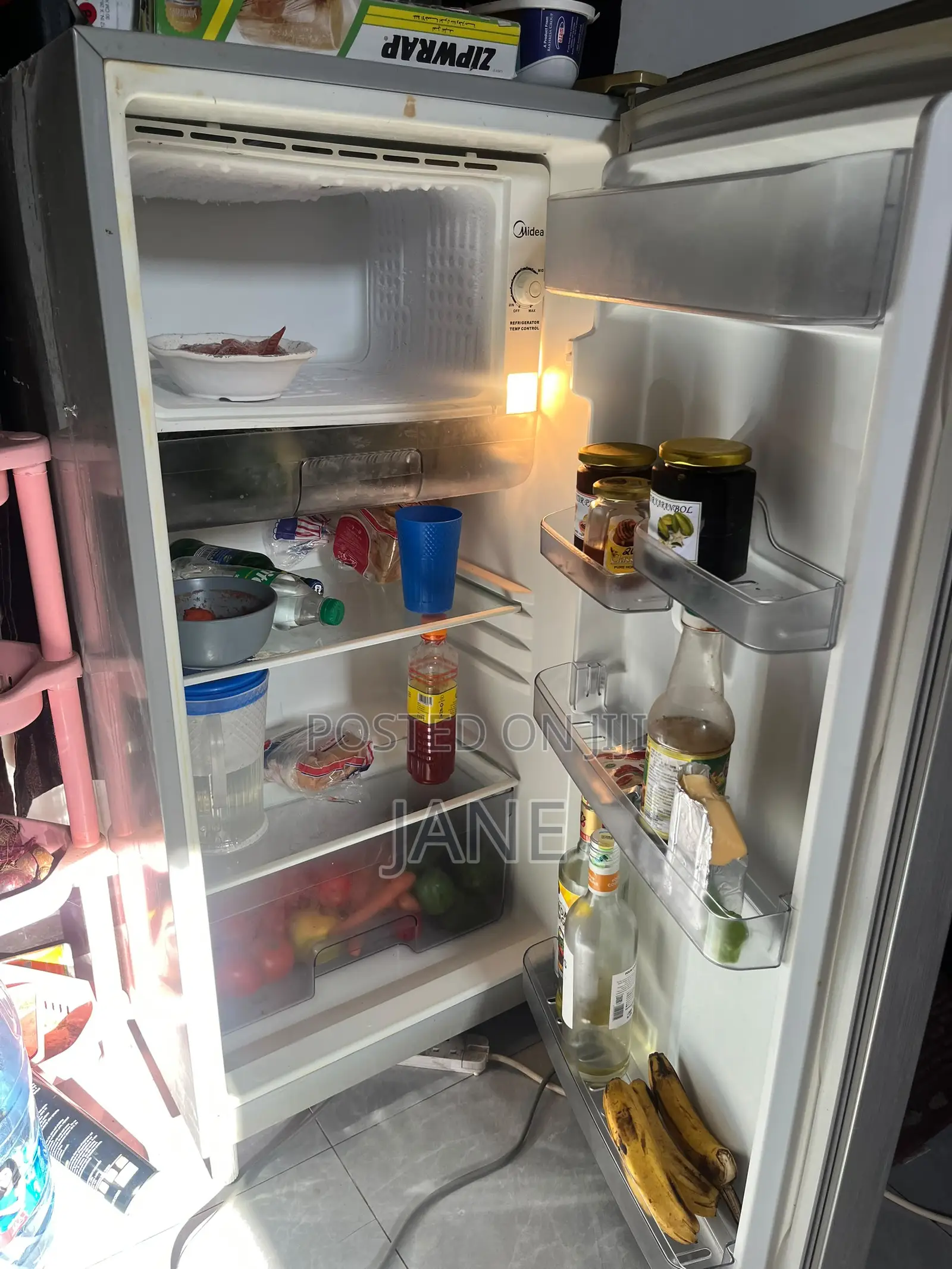 Refrigerator