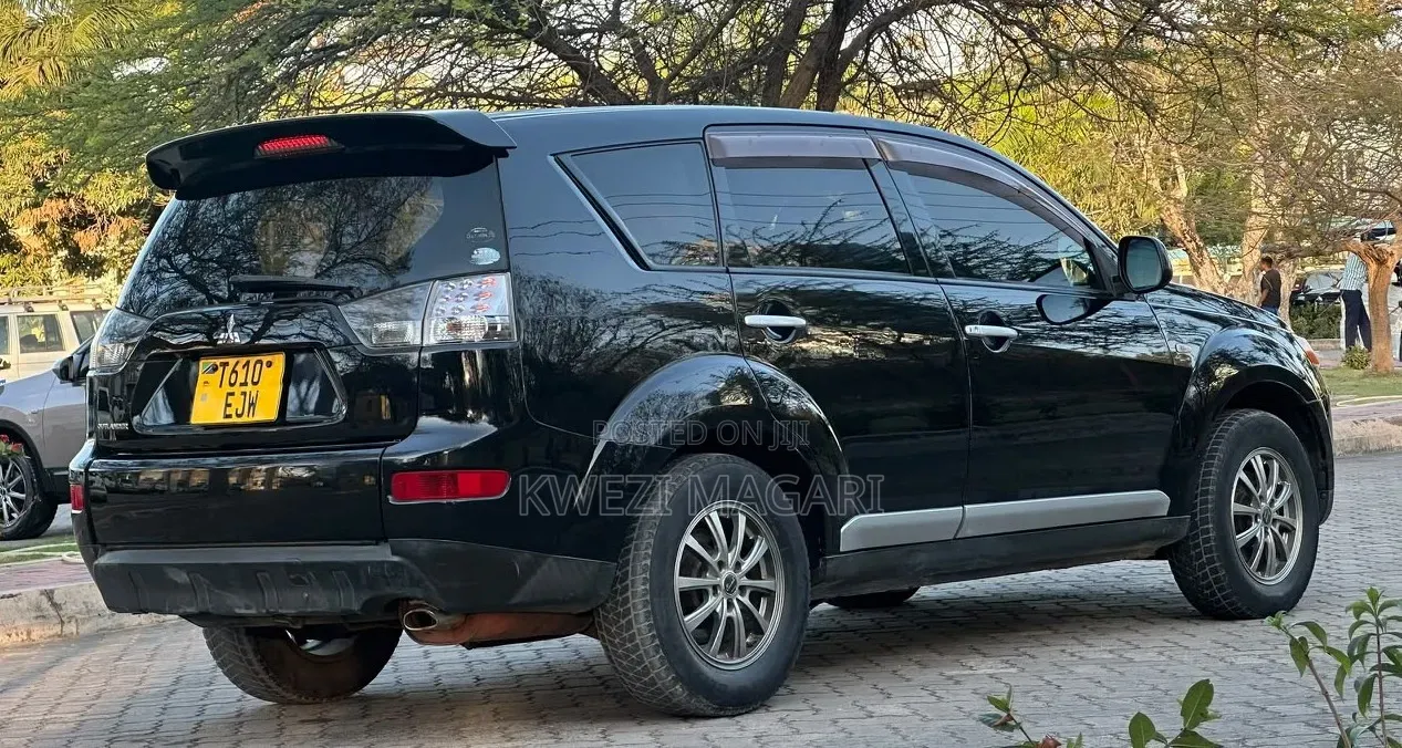 Mitsubishi Outlander 2.4 GLS Automatic 2009 Black