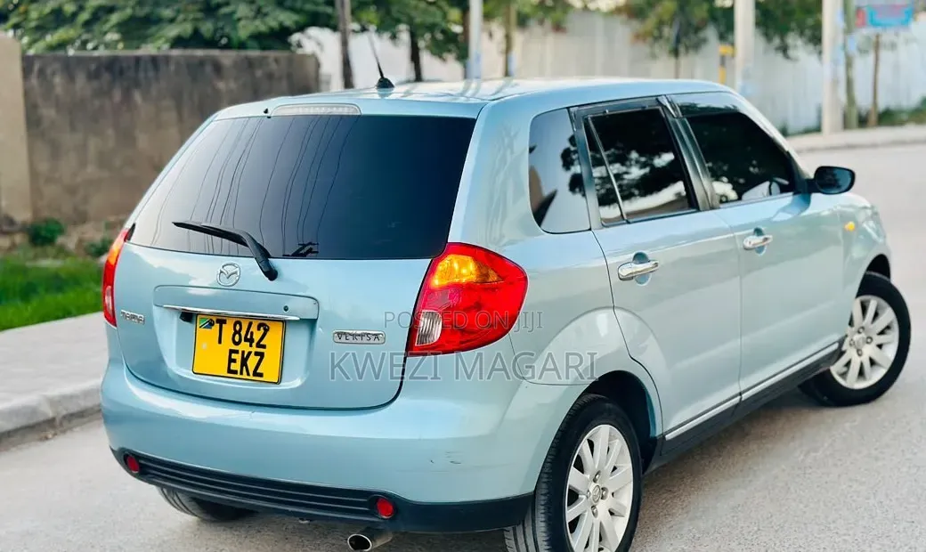 Mazda Verisa 2008 Blue
