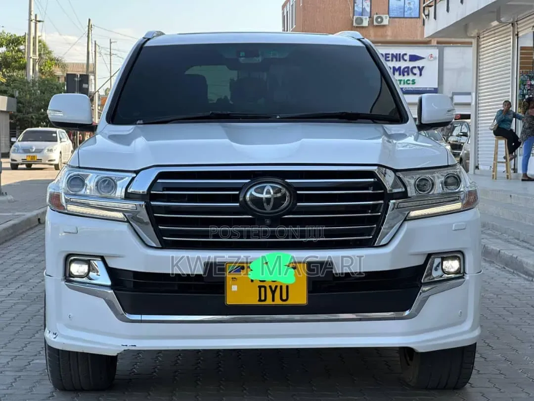 Toyota Land Cruiser 4.5 V8 TD 2017 White