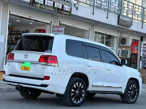 Toyota Land Cruiser 4.5 V8 TD 2017 White