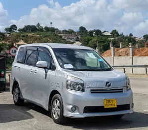 Toyota Voxy 2007 Silver