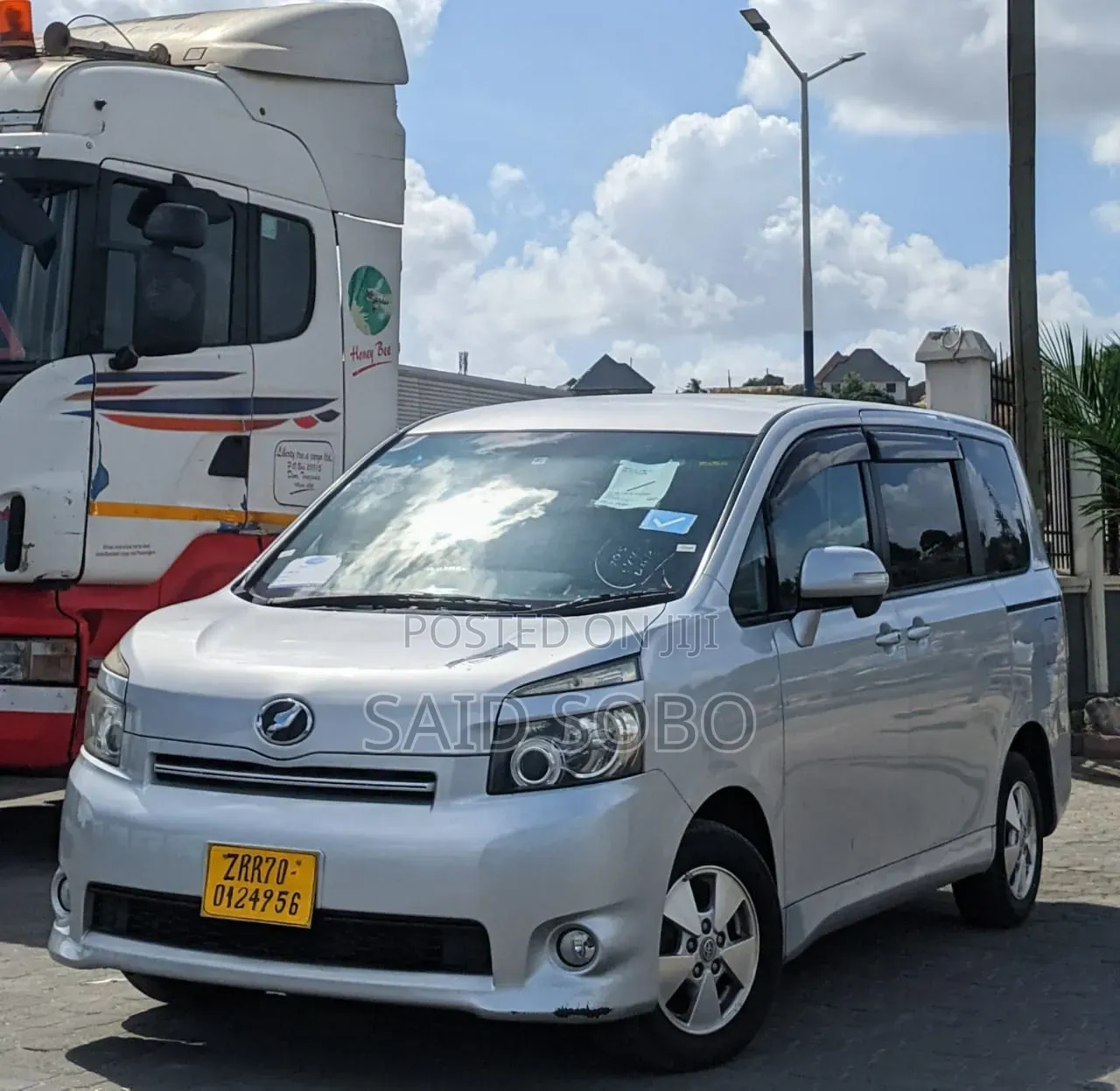 Toyota Voxy 2007 Silver