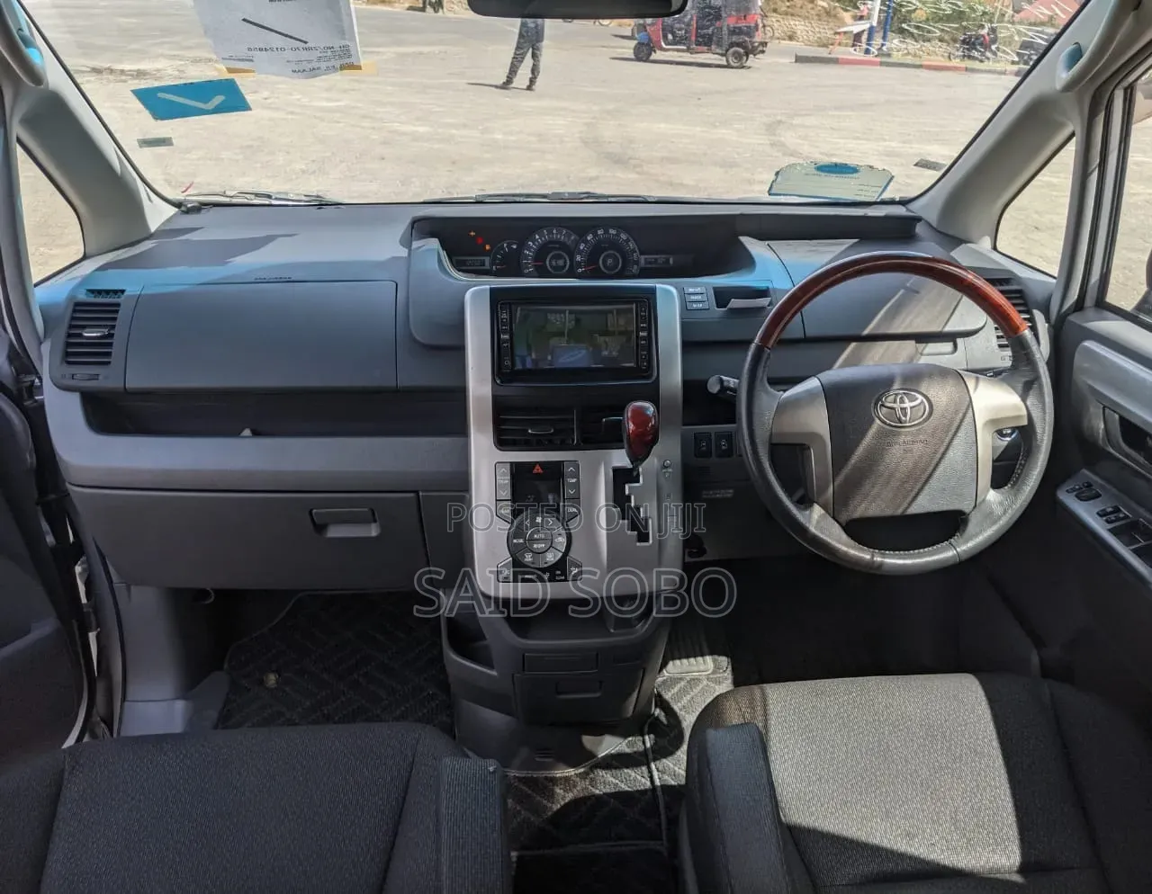 Toyota Voxy 2007 Silver
