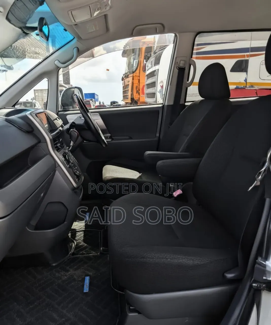 Toyota Voxy 2007 Silver